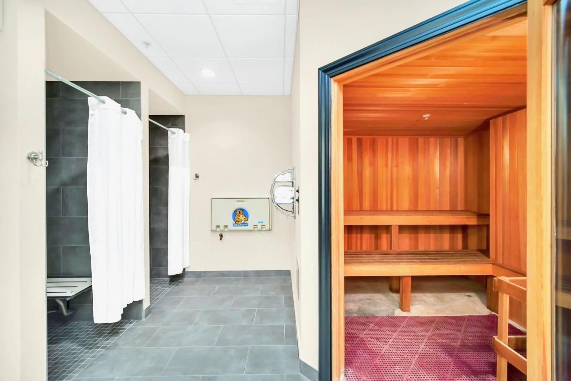 Near - 2br - Balcony Pool Hot Tub Holiday home