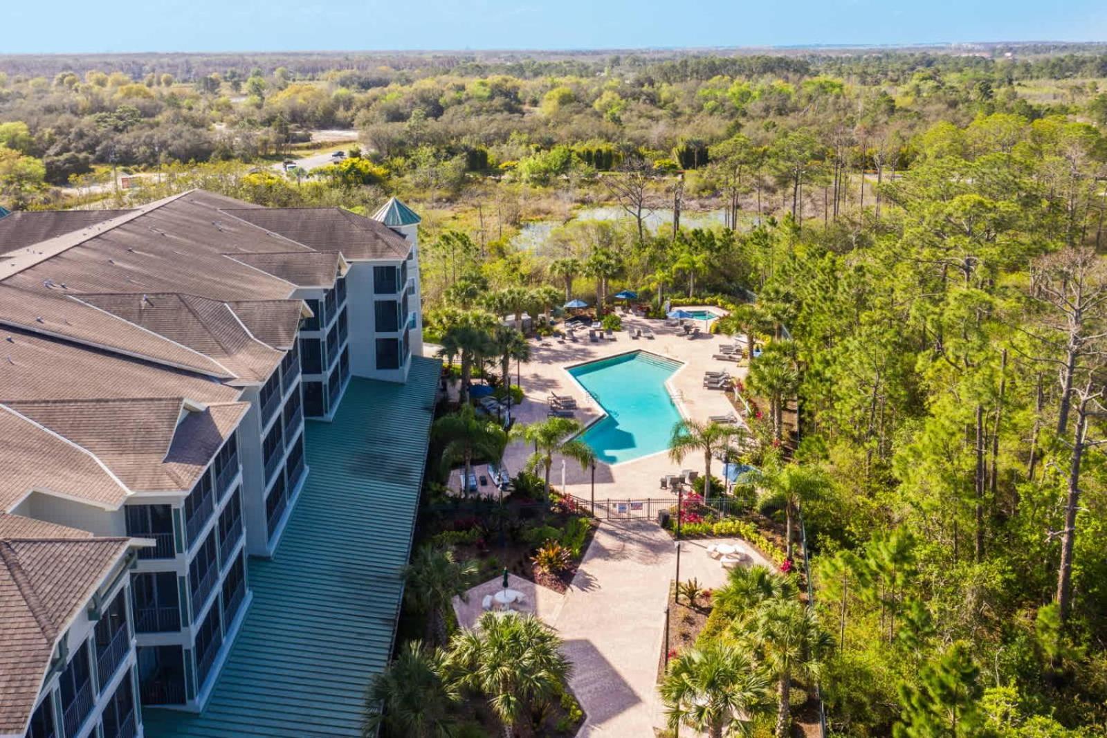 Holiday home Near - 2br - Balcony Pool Hot Tub
